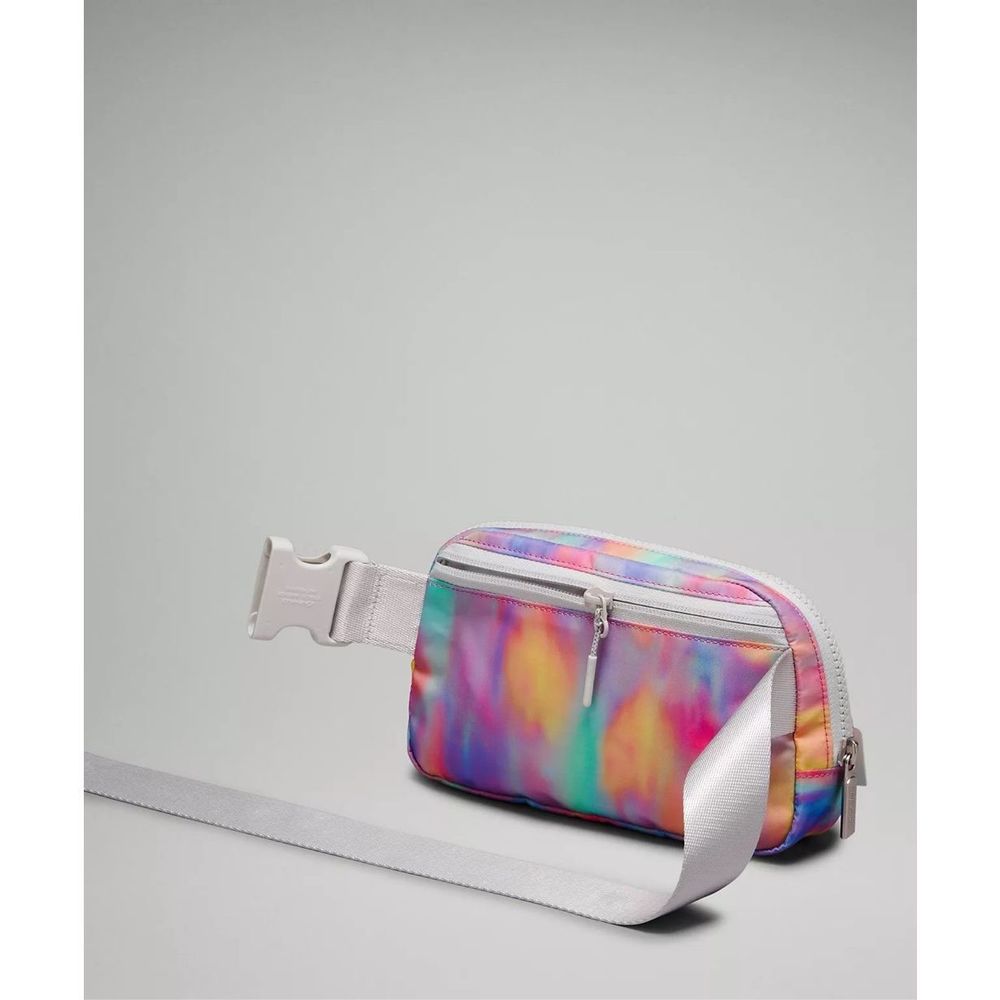 Lululemon Everywhere Belt Bag 1L Prism Wash Print Multi/Vapor Unisex NWT - Picture 6 of 11